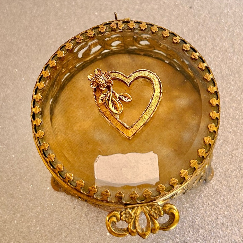 VTG 1960’s Filigree Beveled Glass Round Jewelry Trinket Box w/Original Sticker